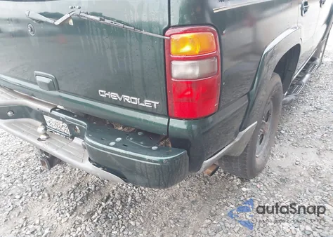 2004 Chevrolet Tahoe Z71 из США, поврежденный, VIN 1GNEK13Z74R183809